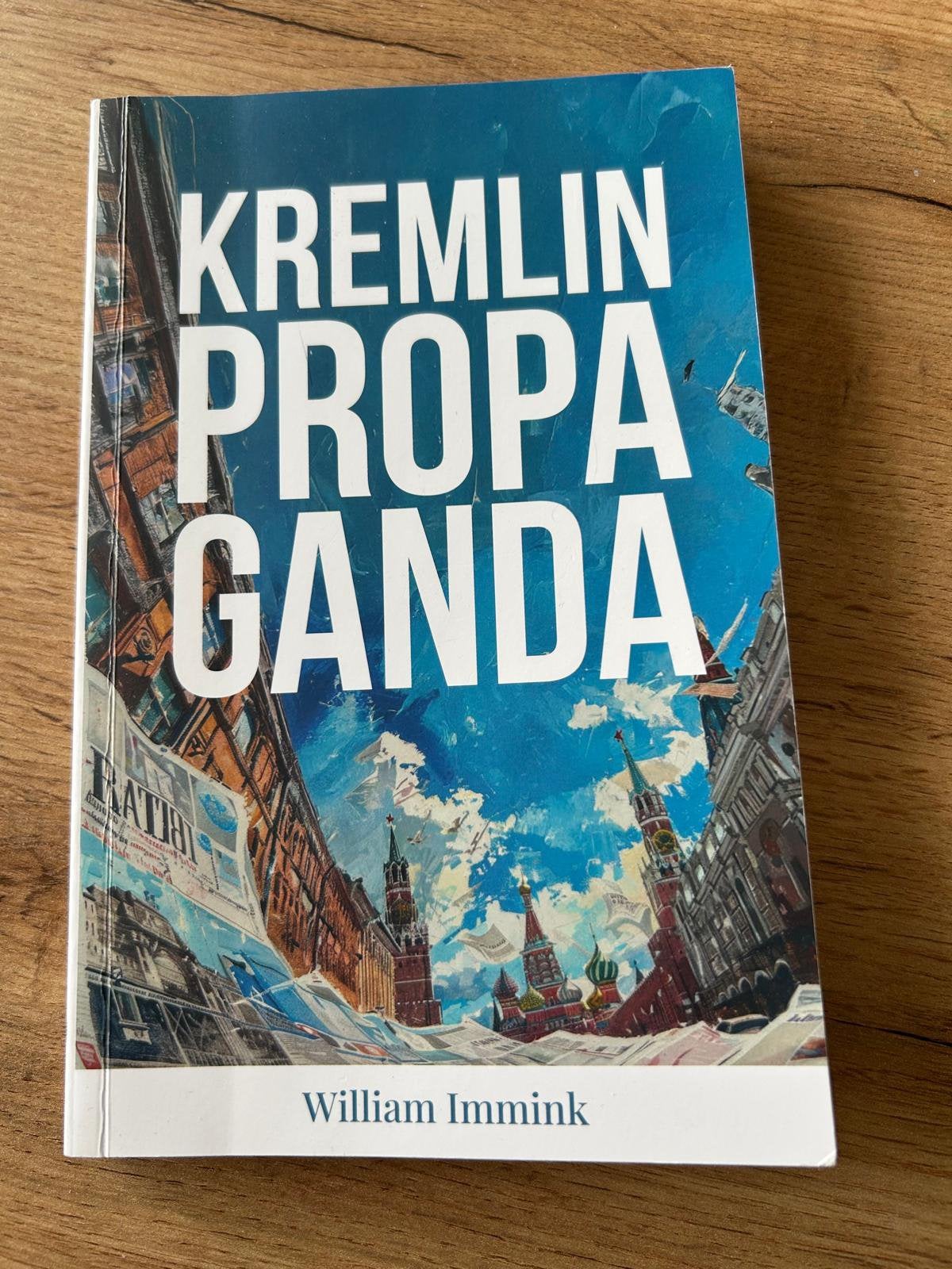 William Immink - Kremlin Propaganda, Ophalen of Verzenden, Zo goed als nieuw, William Immink