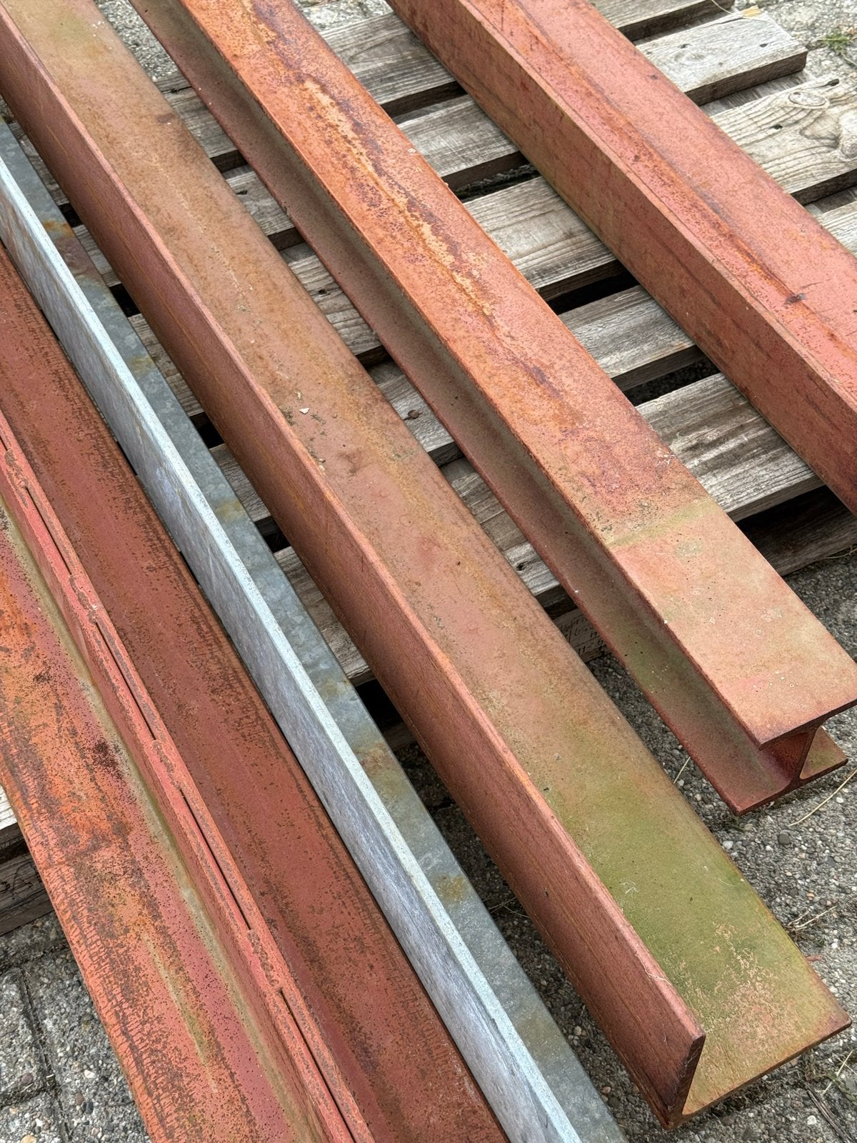 Diverse metalen balken en profielen, Ophalen, Gebruikt, IJzer