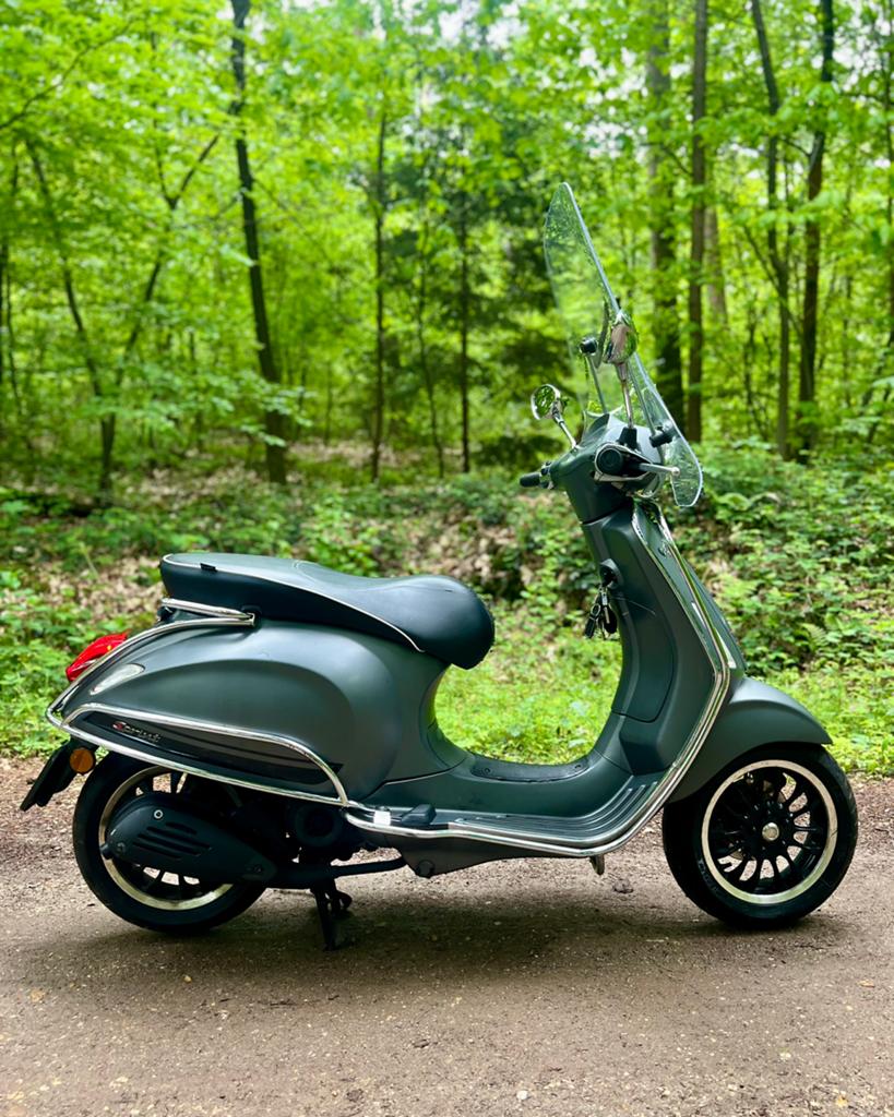 Vespa Sprint 2015 50cc 4T 2V Titanio Grey, Ophalen, Gebruikt, Maximaal 25 km/u, Benzine