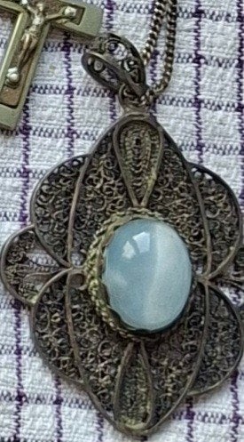 Zilveren ketting met filigraan hanger en blauwe steen, Met hanger, Gebruikt, Ophalen of Verzenden, Zilver