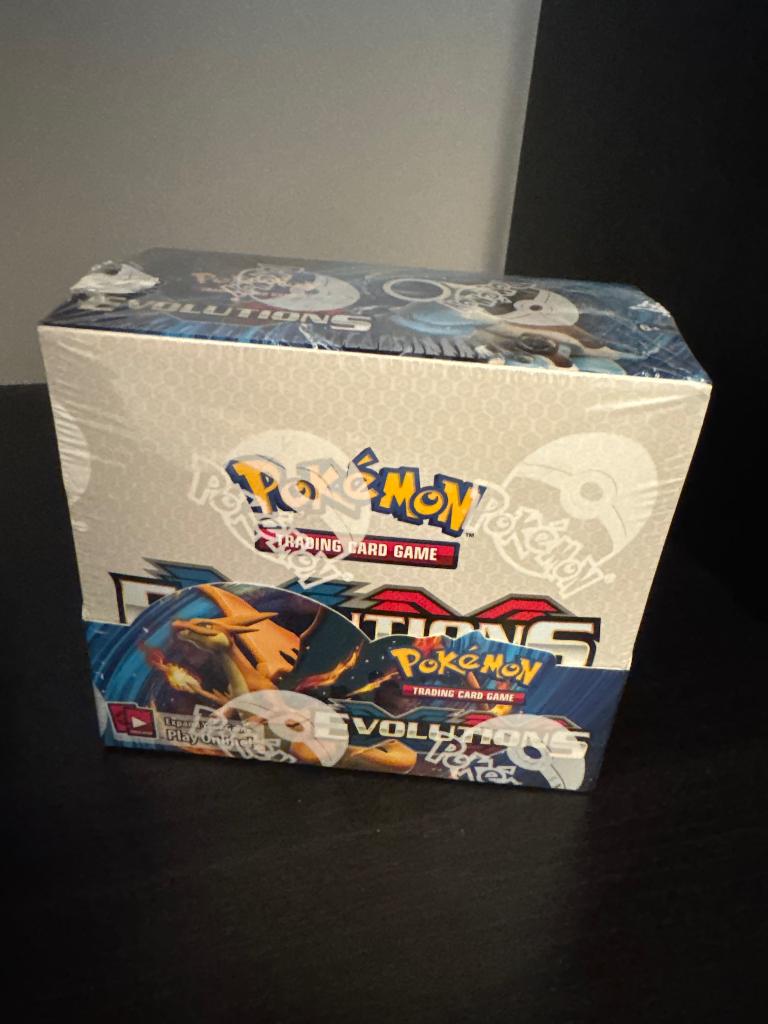 Pokemon XY Evolutions boosterbox, Ophalen of Verzenden, Zo goed als nieuw, Boosterbox