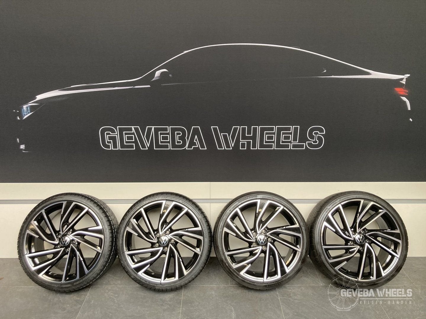 19” originele Volkswagen Golf R ‘Adelaide’ velgen + banden, 19 inch, Gebruikt, -, -