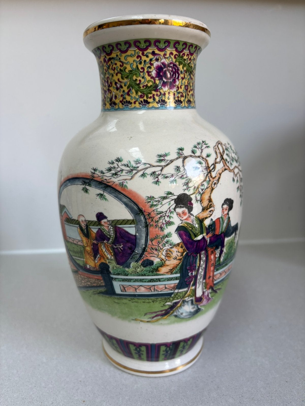 Porselienen vaas met chinese decoratie, Antiek en Kunst, Antiek | Vazen, Ophalen of Verzenden