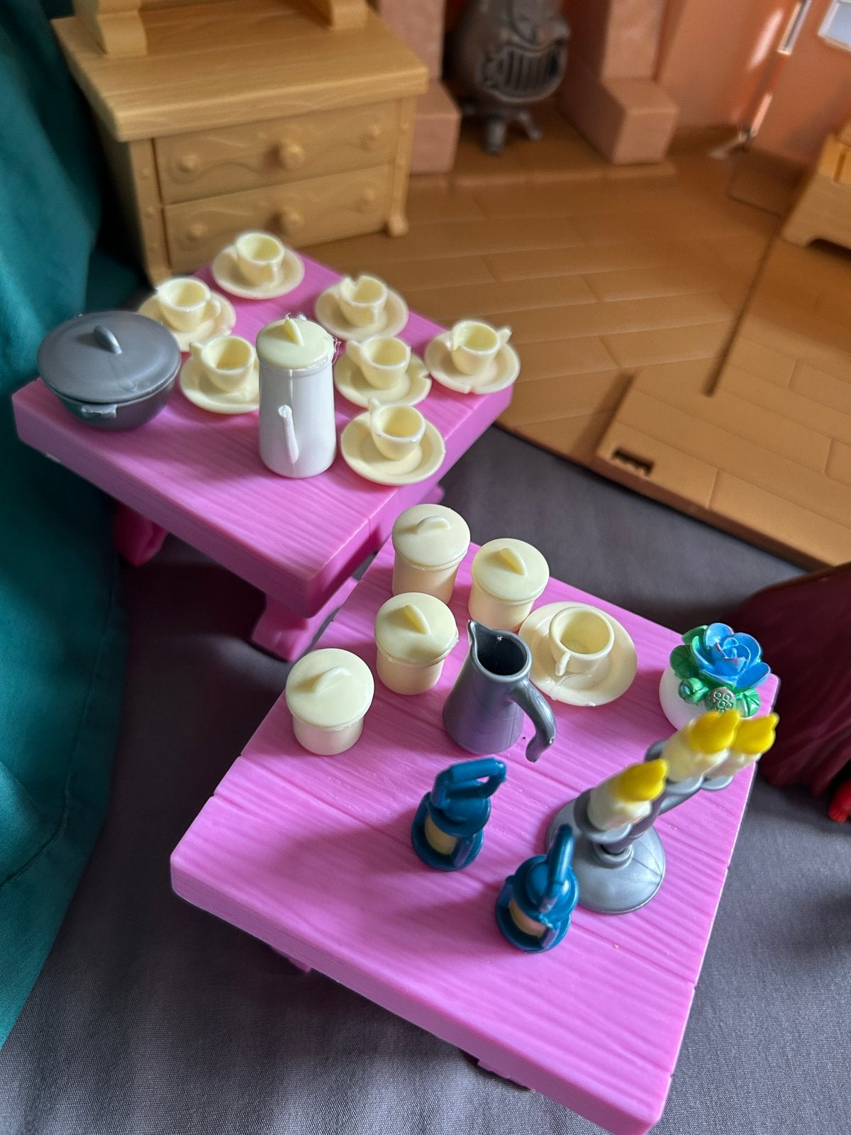 Foto 10 van Compleet Disney Sneeuwwitje huis met poppen en accessoires