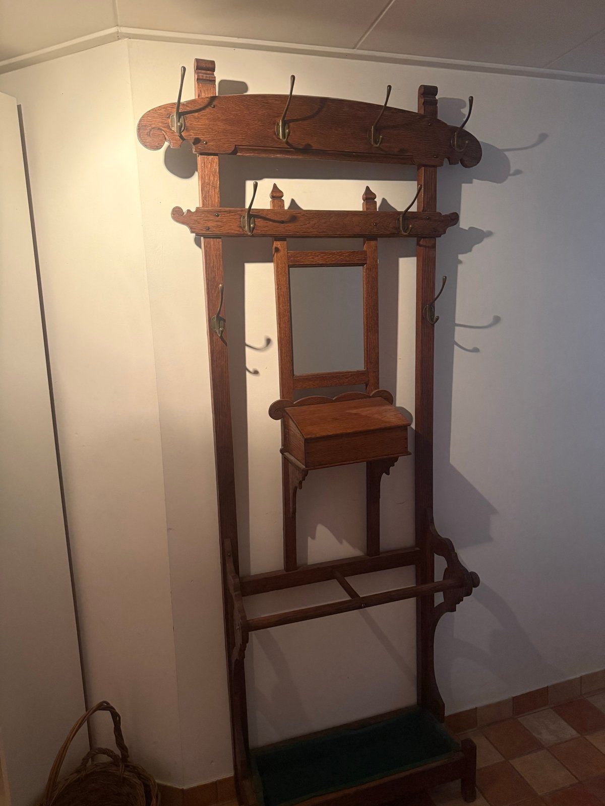 Antieke houten kapstok met spiegel en paraplubak, Huis en Inrichting, Woonaccessoires | Kapstokken, Ophalen, Gebruikt, 200 cm of meer