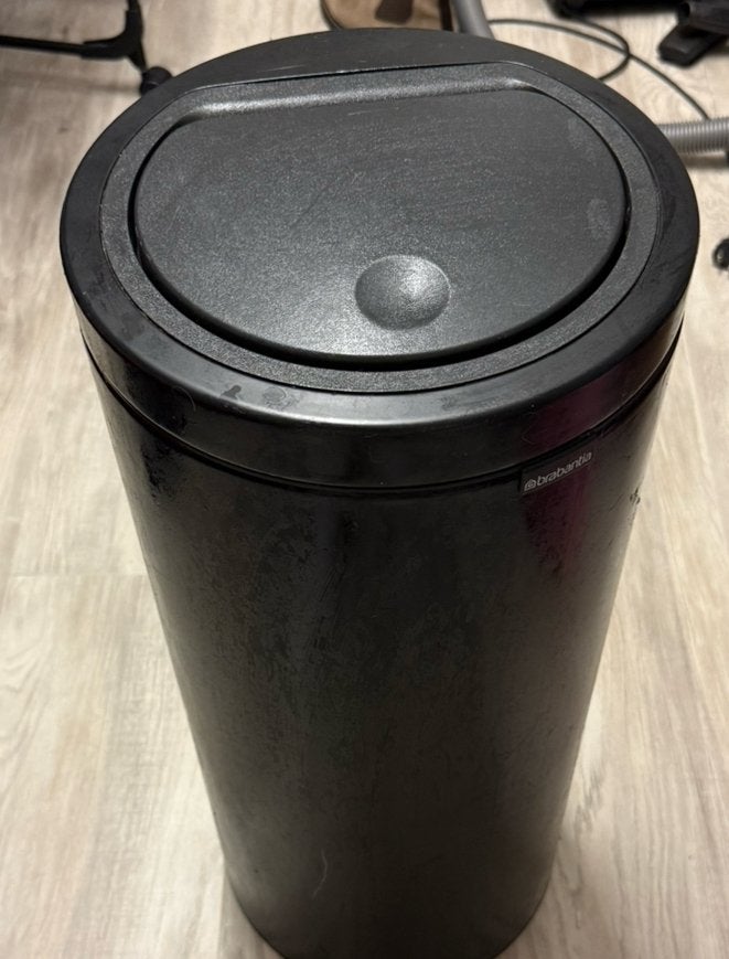 Brabantia Touch Bin prullenbak – Zwart, 20 tot 30 liter, Ophalen, Zo goed als nieuw, Rvs