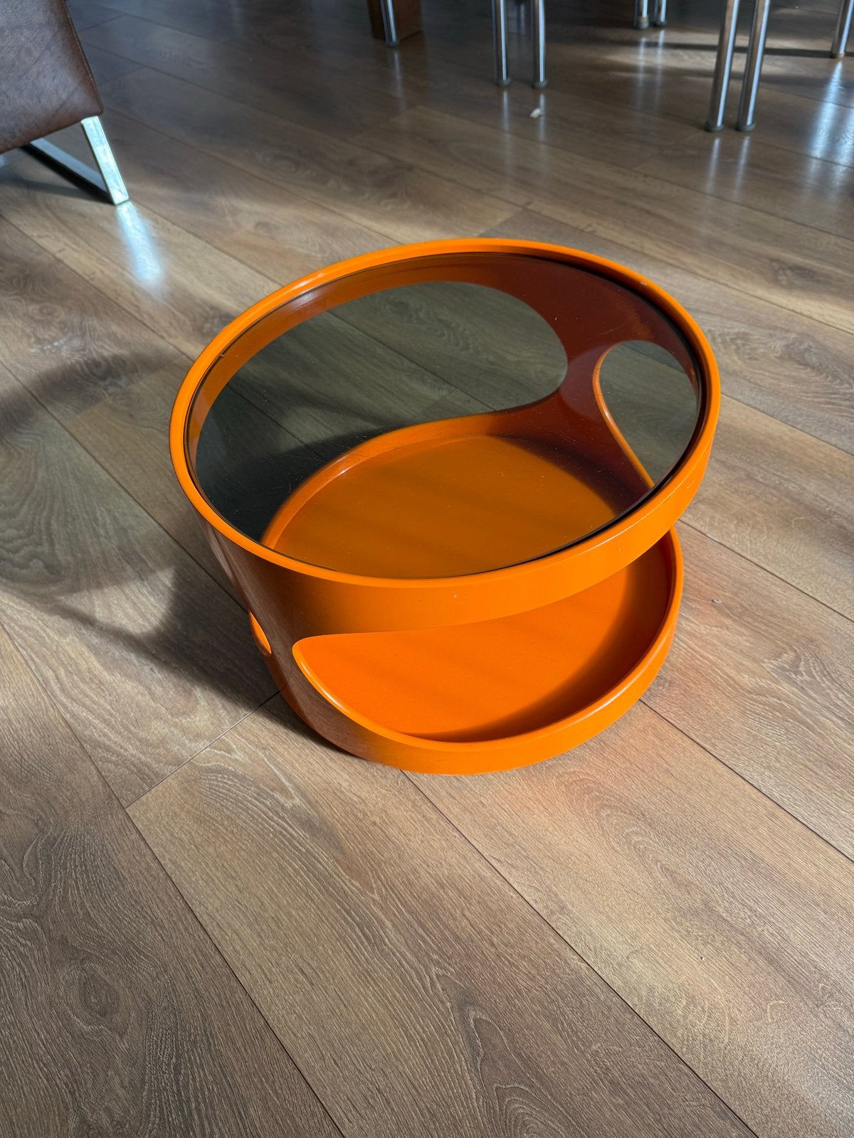 Nebu Space Age Bijzettafel – Erik v Buitenen 1970 (Oranje), 50 – 75, Kunststof, Gebruikt, Rond