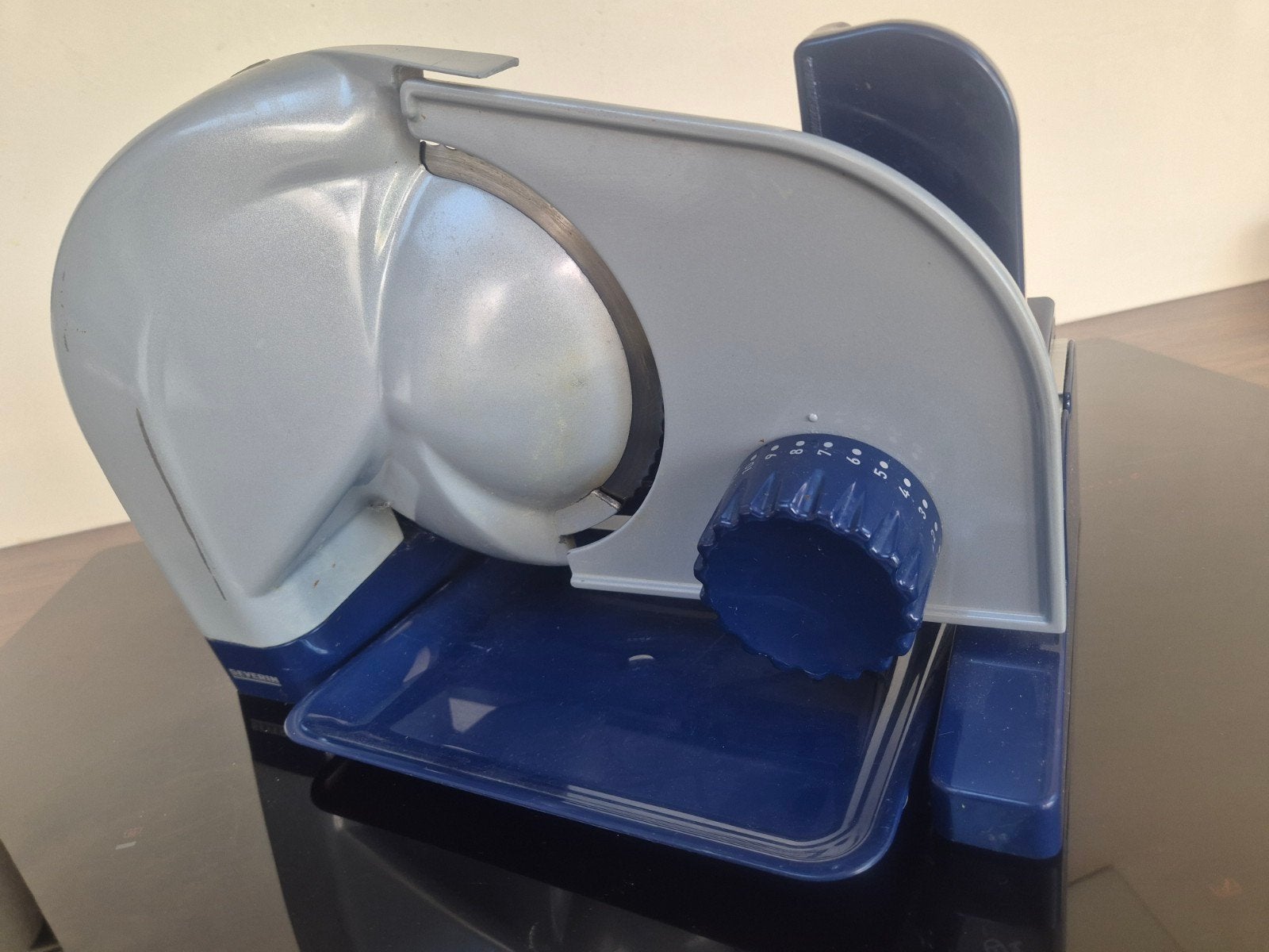 SEVERIN stevige metalen snijmachine / allessnijder, Huis en Inrichting, Keuken | Keukenbenodigdheden, Ophalen of Verzenden, Zo goed als nieuw