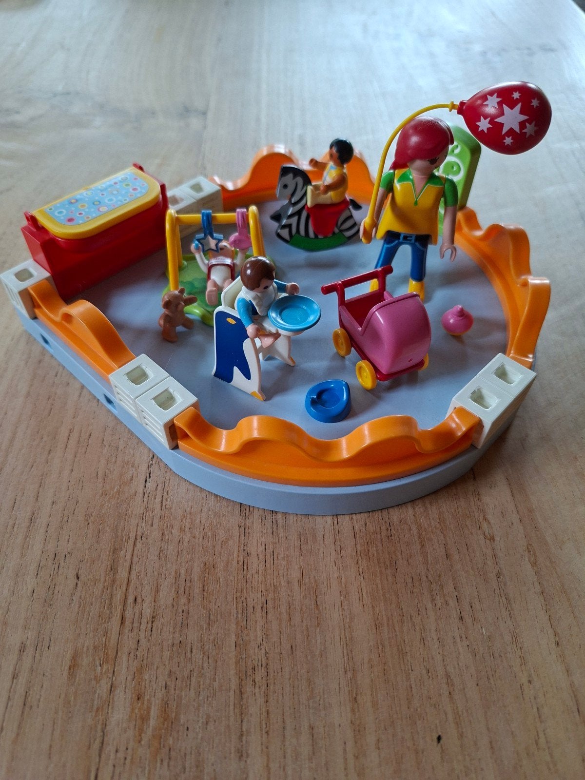 playmobil 5570 city life /crèche, Kinderen en Baby's, Speelgoed | Playmobil, Complete set, Ophalen of Verzenden, Zo goed als nieuw