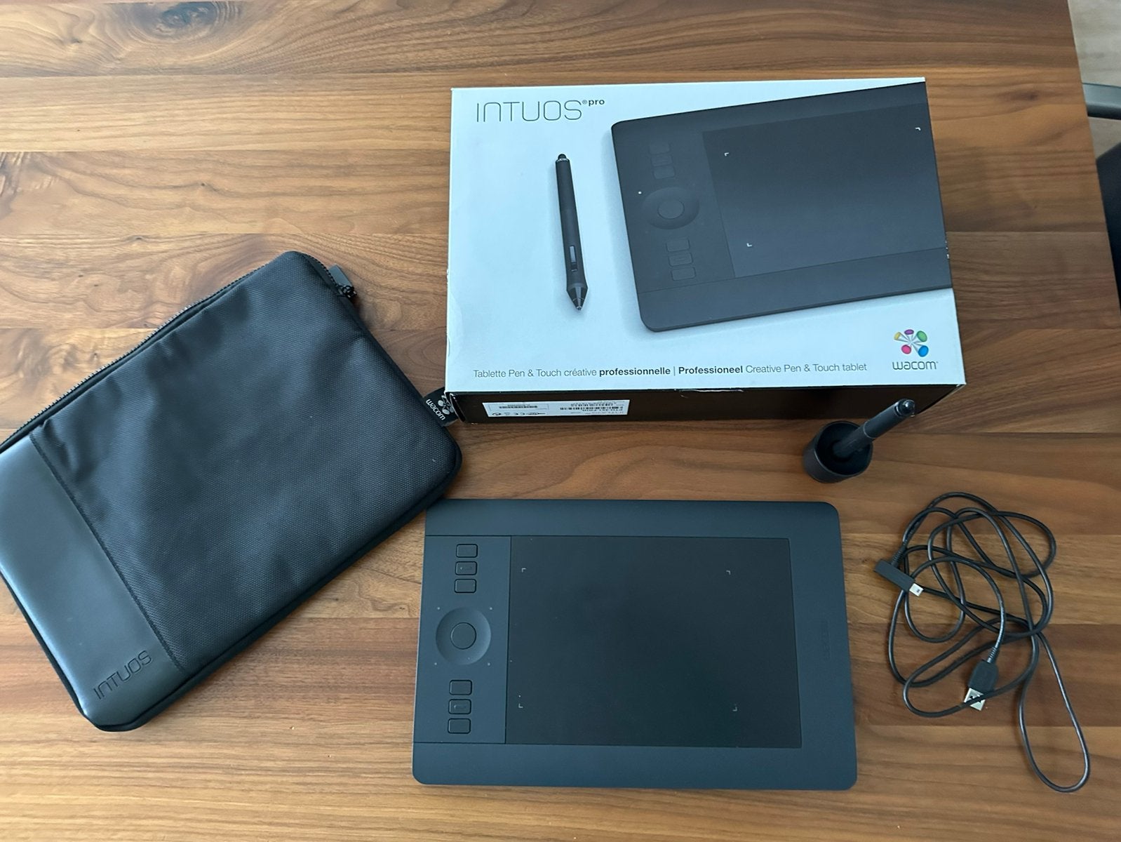 Wacom Intuos Pro small pen tablet, Computers en Software, Tekentablets, Ophalen of Verzenden, Multi-touch, Zo goed als nieuw