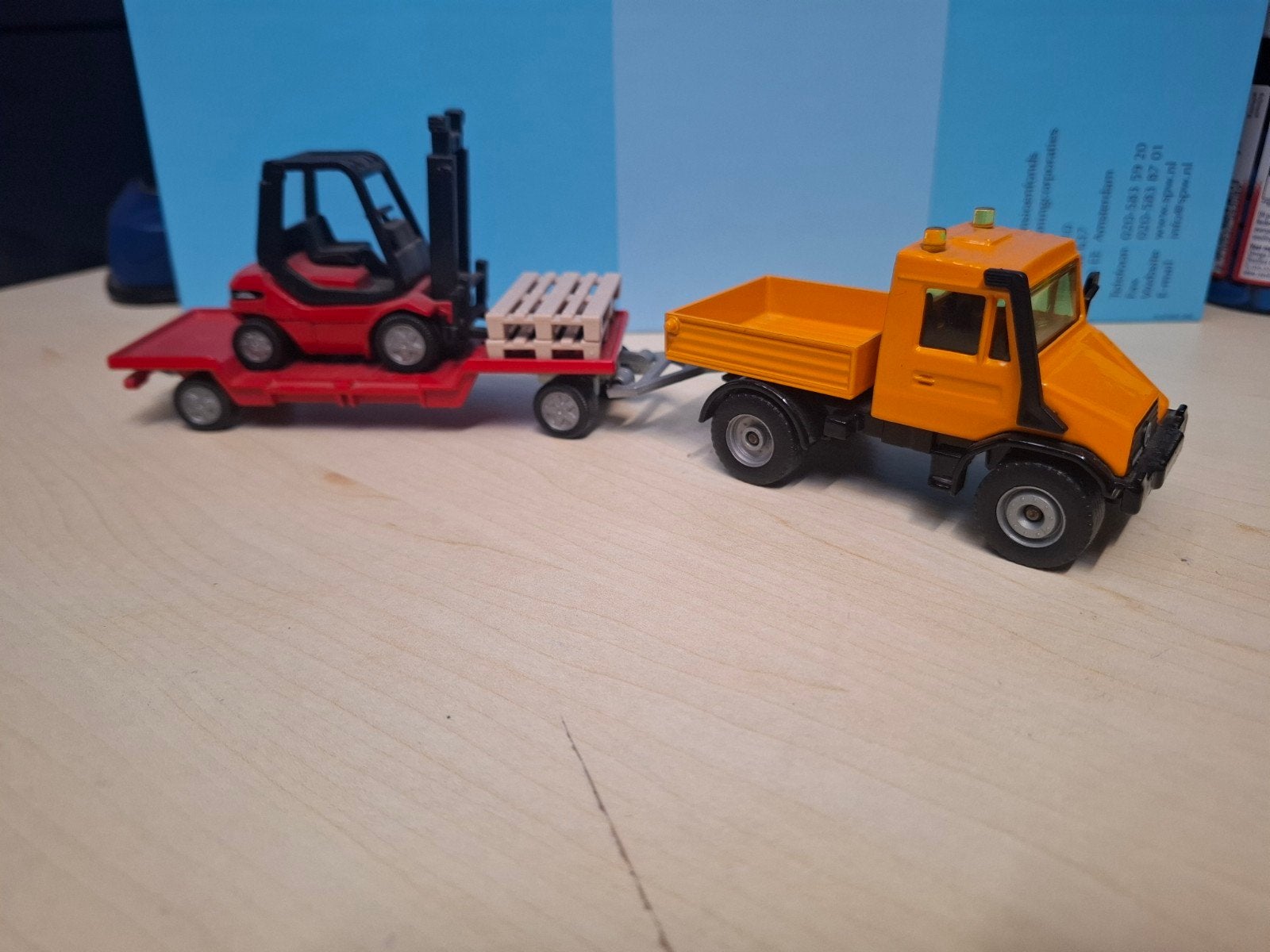 Siku Unimog u 1500 met aanhanger en heftruck, Ophalen of Verzenden, Zo goed als nieuw, Bus of Vrachtwagen, SIKU
