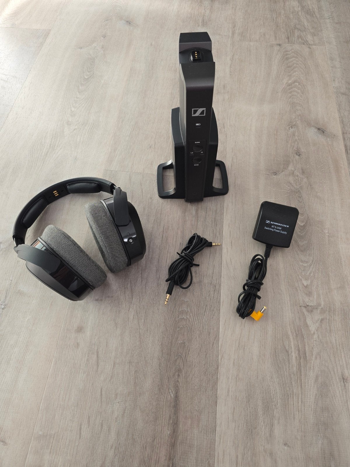 Sennheiser HDR 175 Draadloze Hoofdtelefoon met Oplaadstati, Draadloos, Sennheiser, Ophalen of Verzenden, Zo goed als nieuw