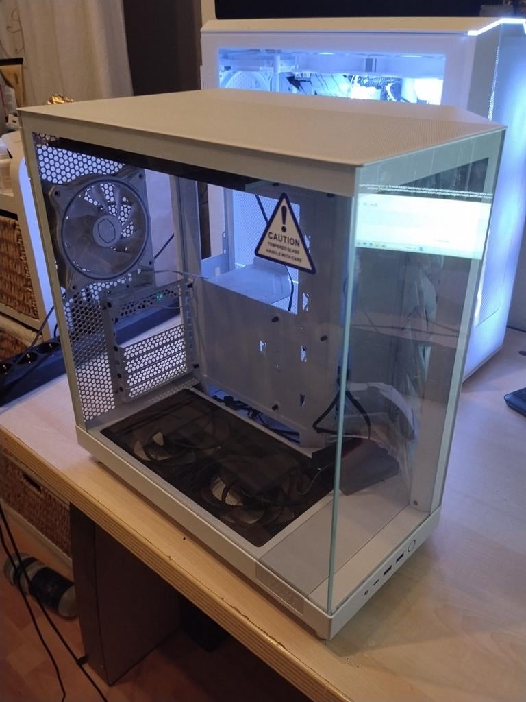 NZXT H6 FLOW RGB White, Computers en Software, Computerbehuizingen, Ophalen, Zo goed als nieuw