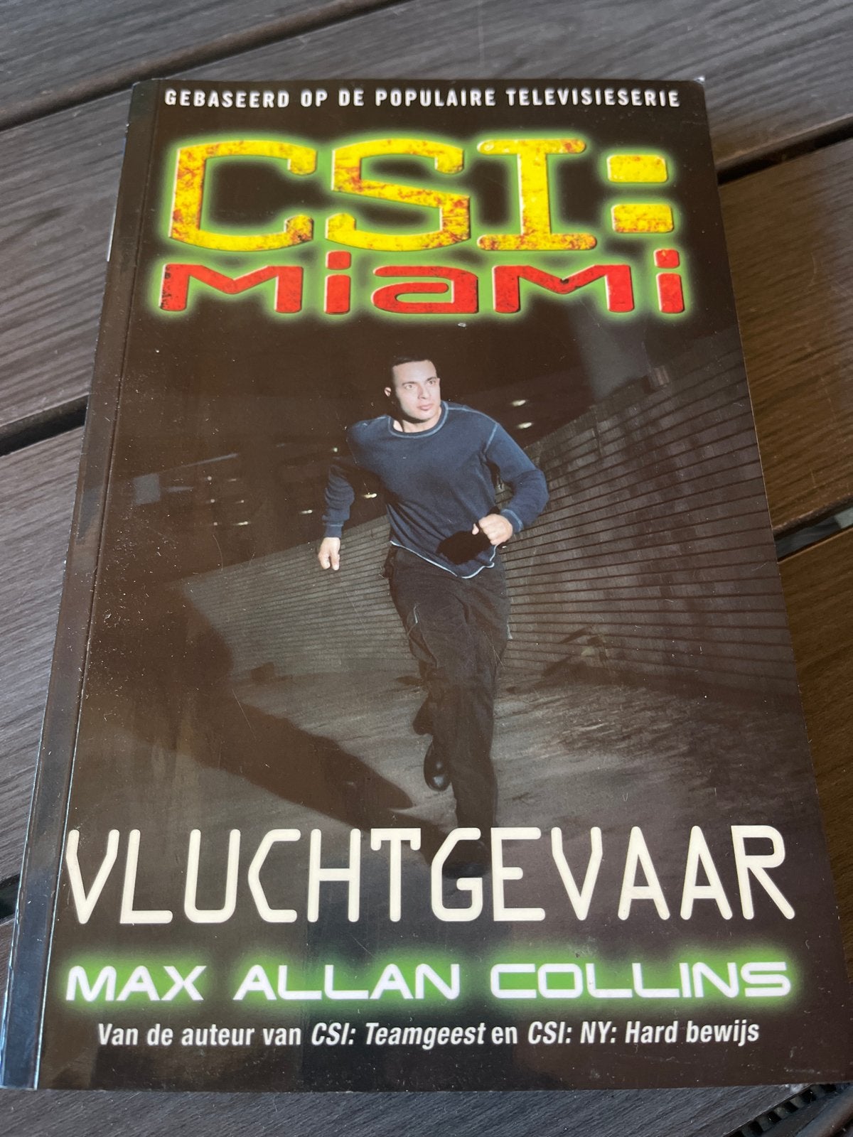 CSI: Miami - Vluchtgevaar (Max Allan Collins), Ophalen of Verzenden, Gelezen, Tv-bewerking