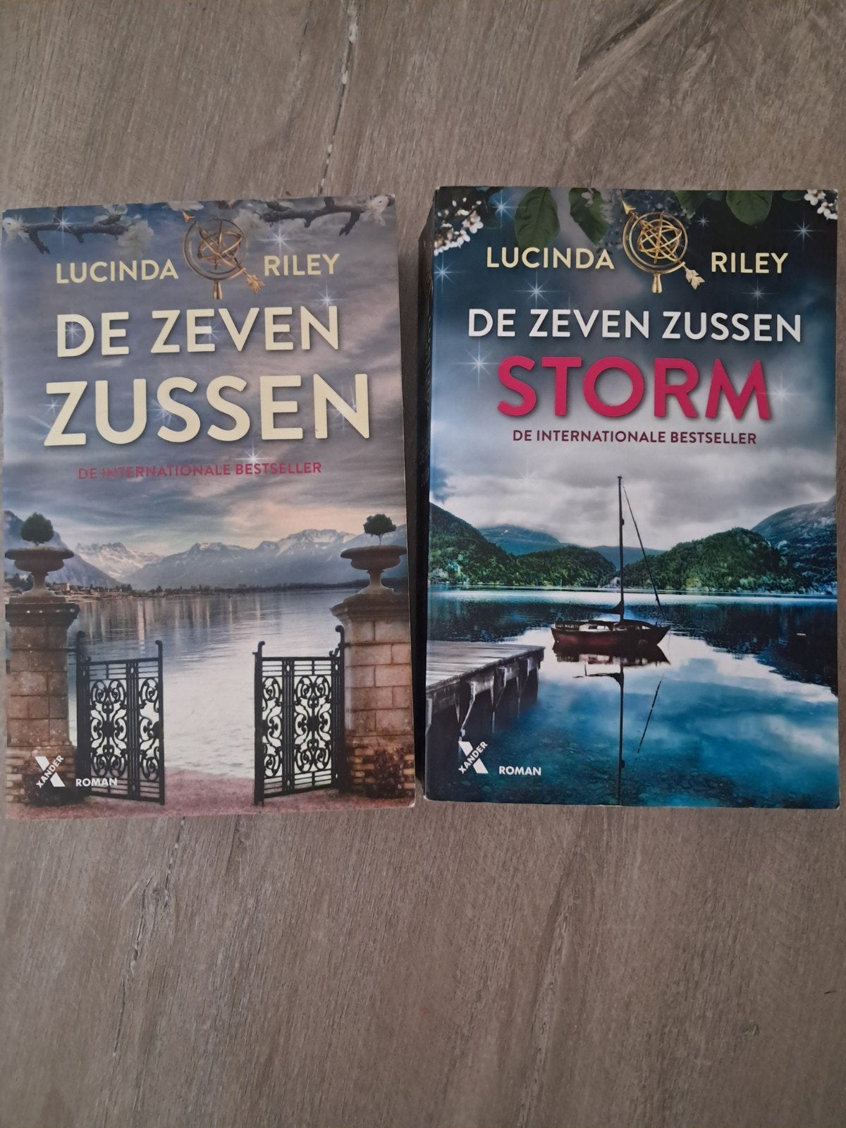 Deel 1 en 2 Zeven zussen, Boeken, Ophalen of Verzenden, Zo goed als nieuw, Lucinda Riley