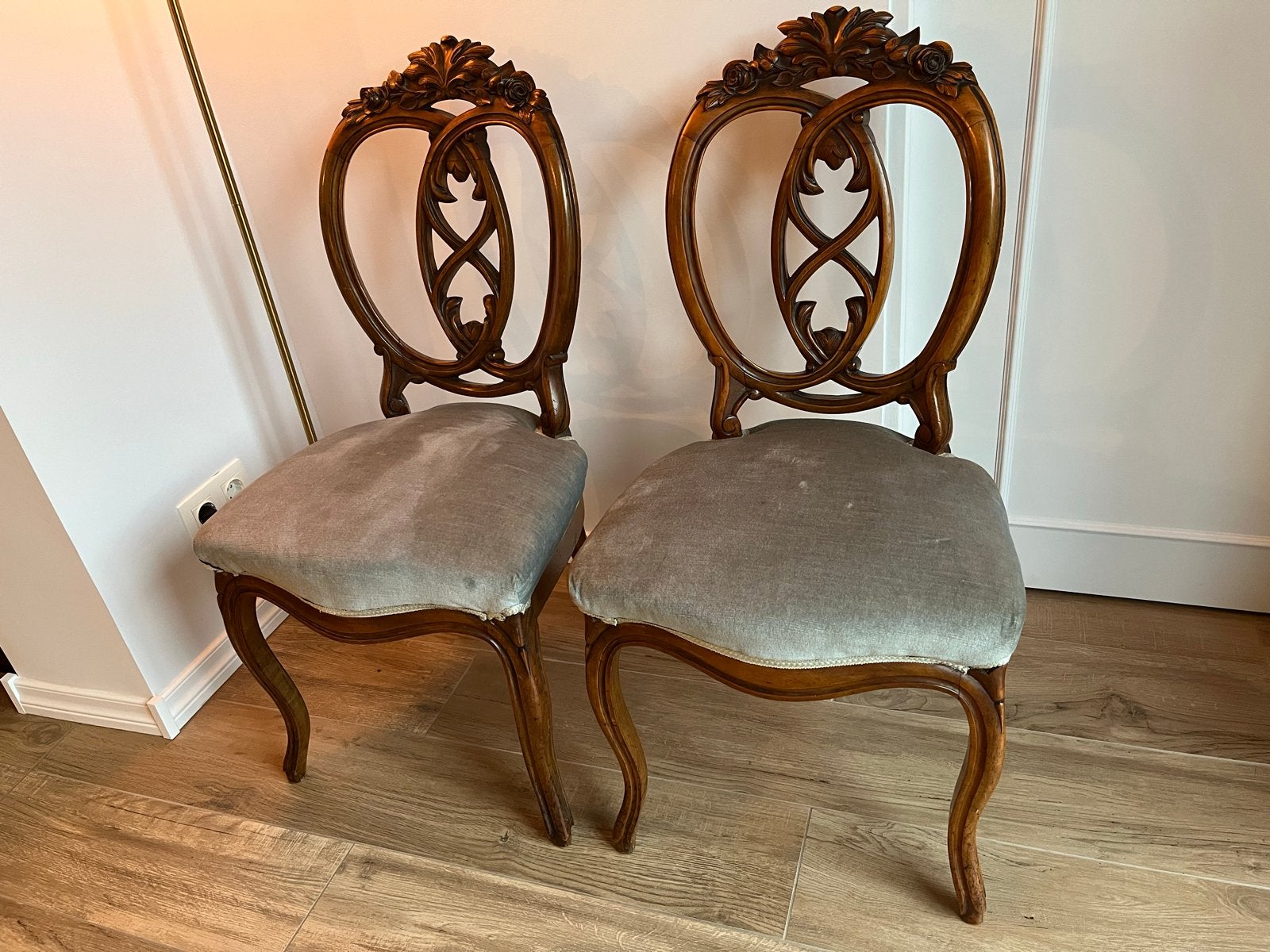 Antieke Willem III Walnoten Krakelingen Stoelen (Set van 2), Antiek en Kunst, Ophalen