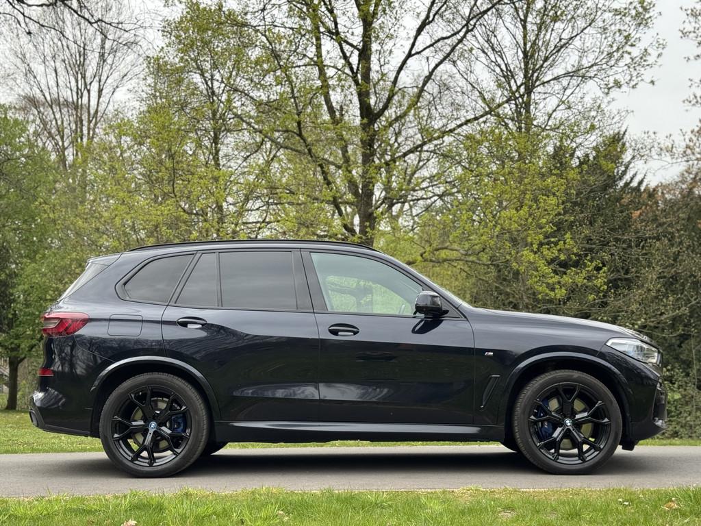 BMW X5 xDrive45e High Executive Skylounge Massage (bj 2020), Gebruikt, 394 pk, 97 km, Zwart