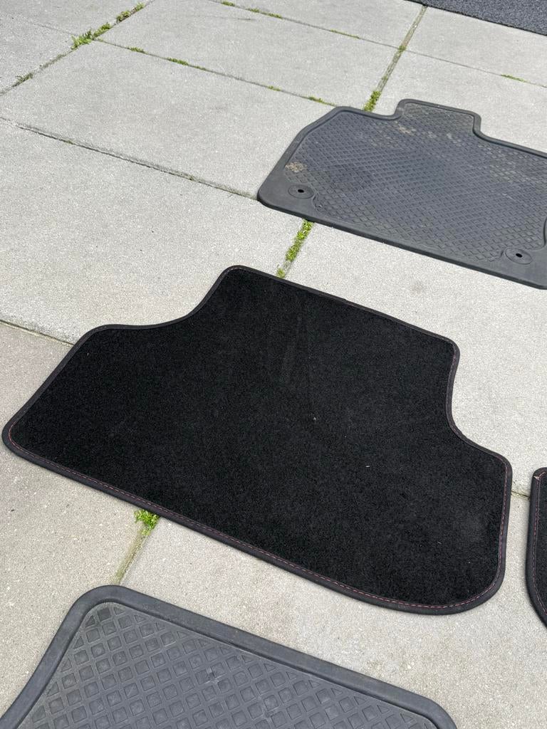 Rubberen mattenset + 2 matten Seat Leon FR 5F, Ophalen of Verzenden, Gebruikt