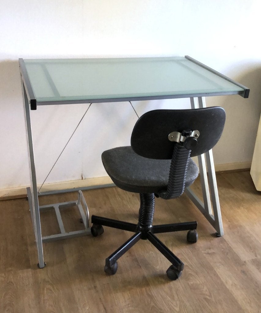 Grijs computer/hobby buro met stoel, Ophalen, Demontabel, Gebruikt, Metaal
