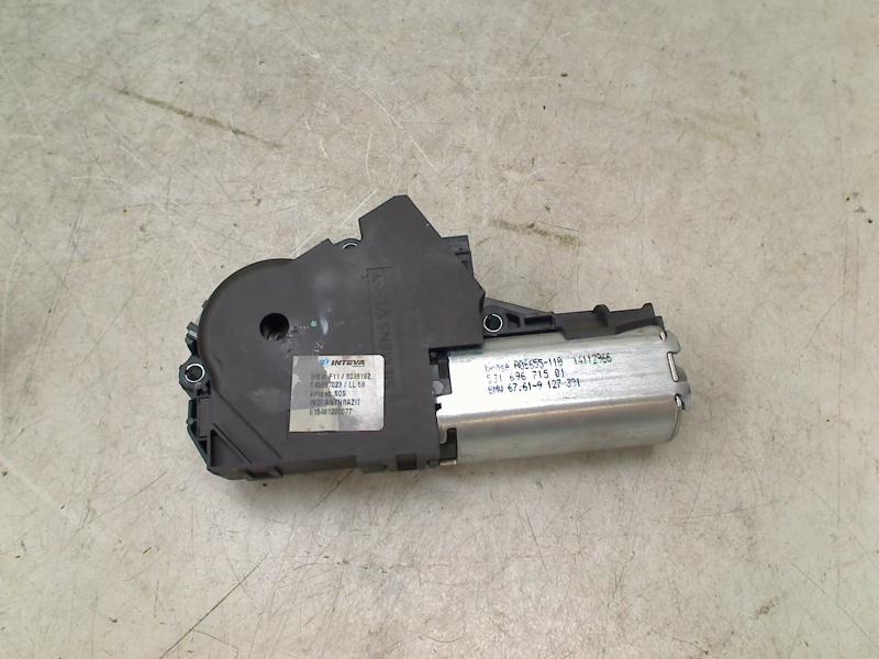 Schuifdak Motor BMW 5 serie Touring (F11) 2015 67619127381, Gebruikt, Petuelring 130, München 80809, , Duitsland, BMW, Bayerische Motoren Werke AG