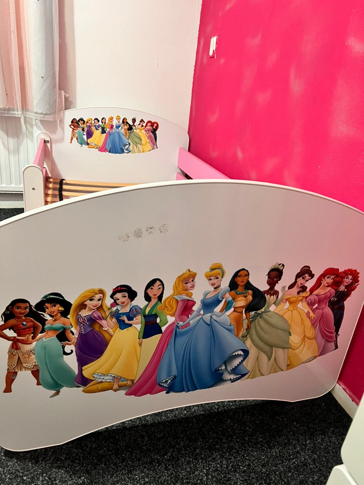 Roze kinderbed met matras – Disney Prinsessen, 90 cm, Eenpersoons, Ophalen of Verzenden, Zo goed als nieuw