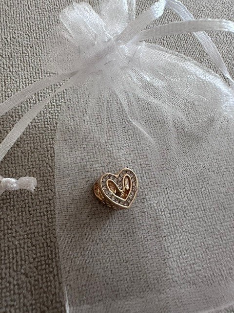 Bedel voor Pandora armband goud kleurig hart met steentjes, Overige materialen, Ophalen of Verzenden, Zo goed als nieuw, 1 bedel