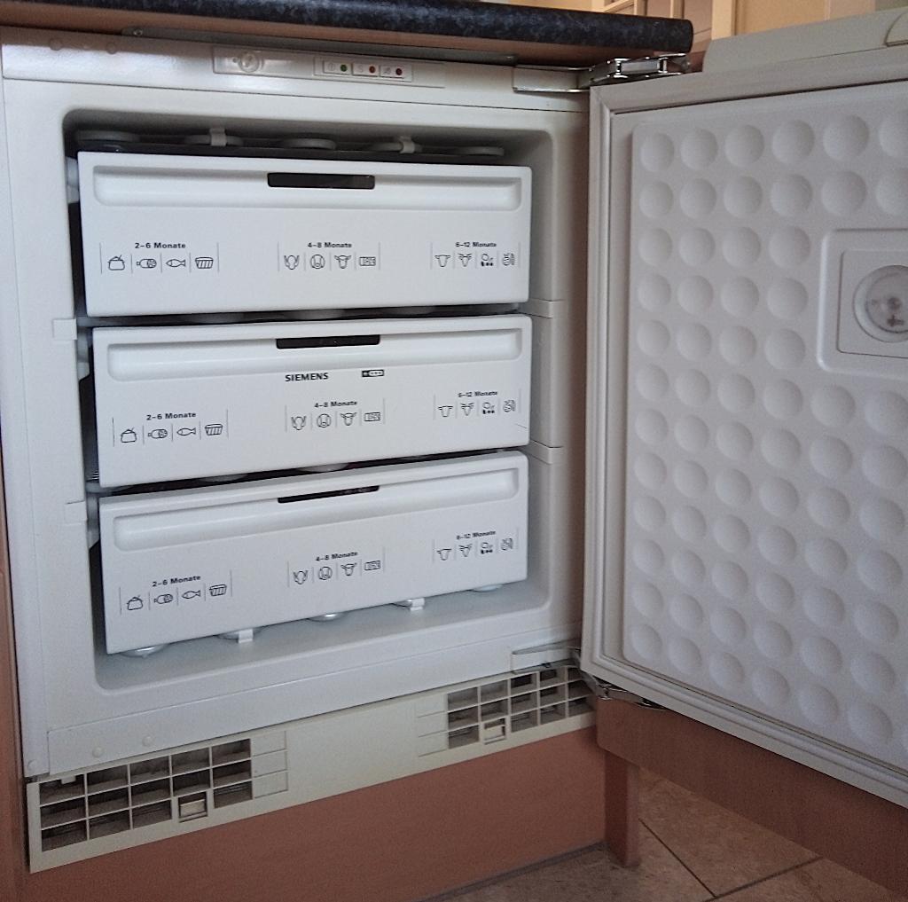 Vriezer, Gebruikt, Minder dan 85 cm, Inbouw, 60 tot 90 cm
