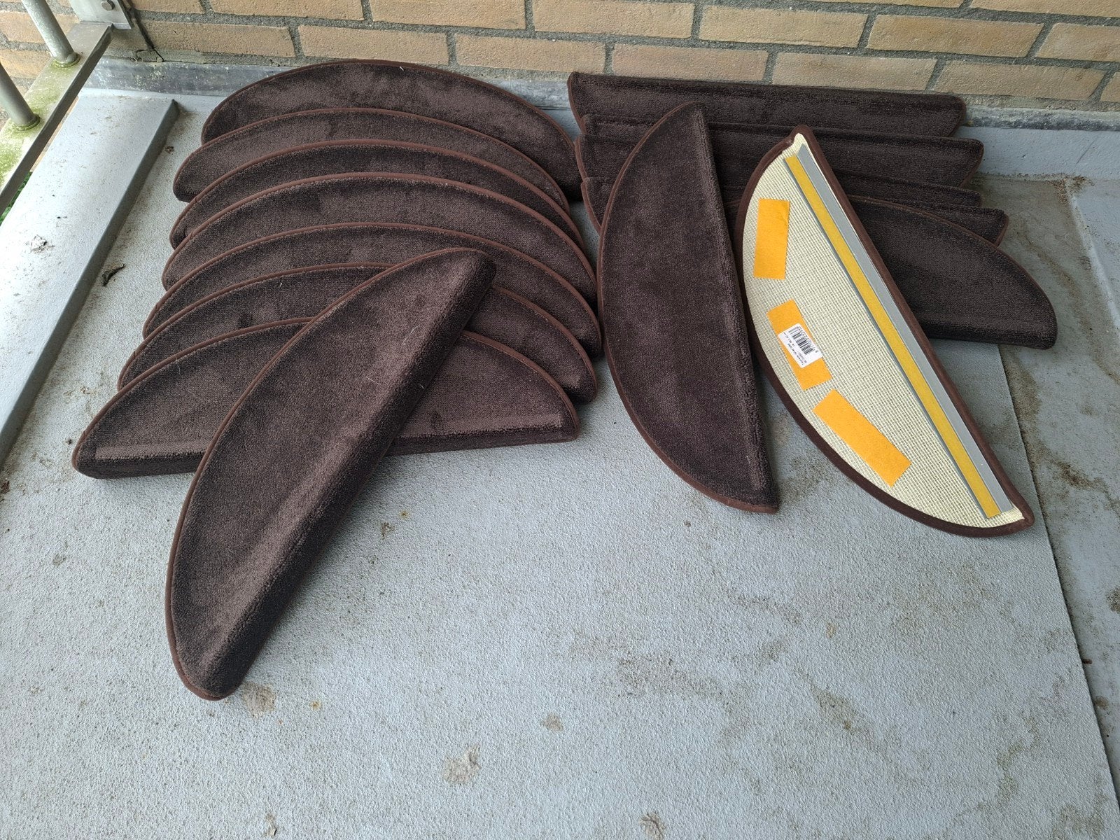 Nieuwe trapmatten in bruin 15 x, Huis en Inrichting, Stoffering | Tapijten en Kleden, Bruin, Velvet, Nieuw, Minder dan 50 cm