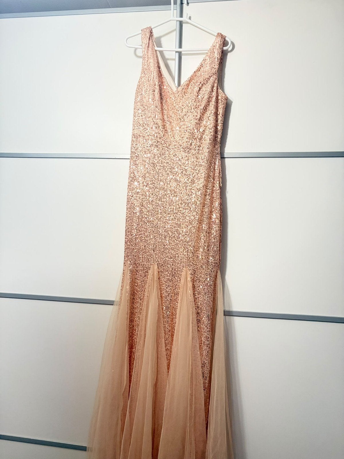 Roze pailletten galajurk met v-hals, Kleding | Dames, Maat 38/40 (M), Ophalen of Verzenden, Goud, Onder de knie