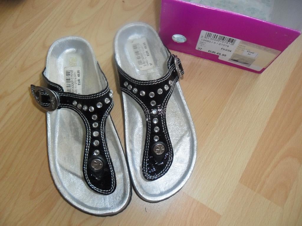 SLIPPERS GATTINO NIEUW MAAT 37 MEISJES SLIPPERS NIEUW, Meisje, Overige typen, Nieuw, Ophalen of Verzenden
