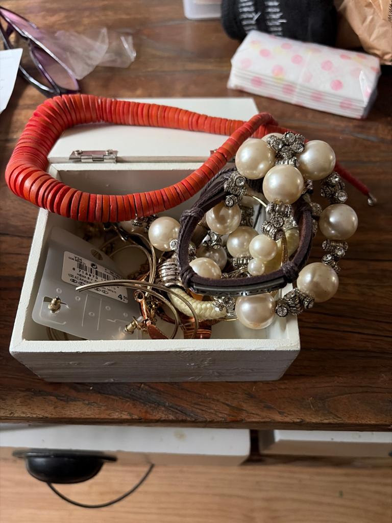Retro Vintage Sieraden Verrassingsbox - Unieke Collectie, Ophalen of Verzenden, Zo goed als nieuw
