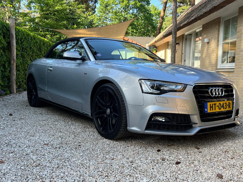 Audi A5 S-line Sports Edition Cabriolet 2016 Zilvergrijs, 15 km/l, Zwart, 4 cilinders, Cabriolet