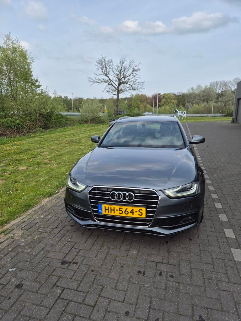 Audi A4 1.8 Tfsi 125KW Avant Multitr. 2015 Grijs, Auto's, Audi, Zwart, 4 cilinders, 1505 kg, A4
