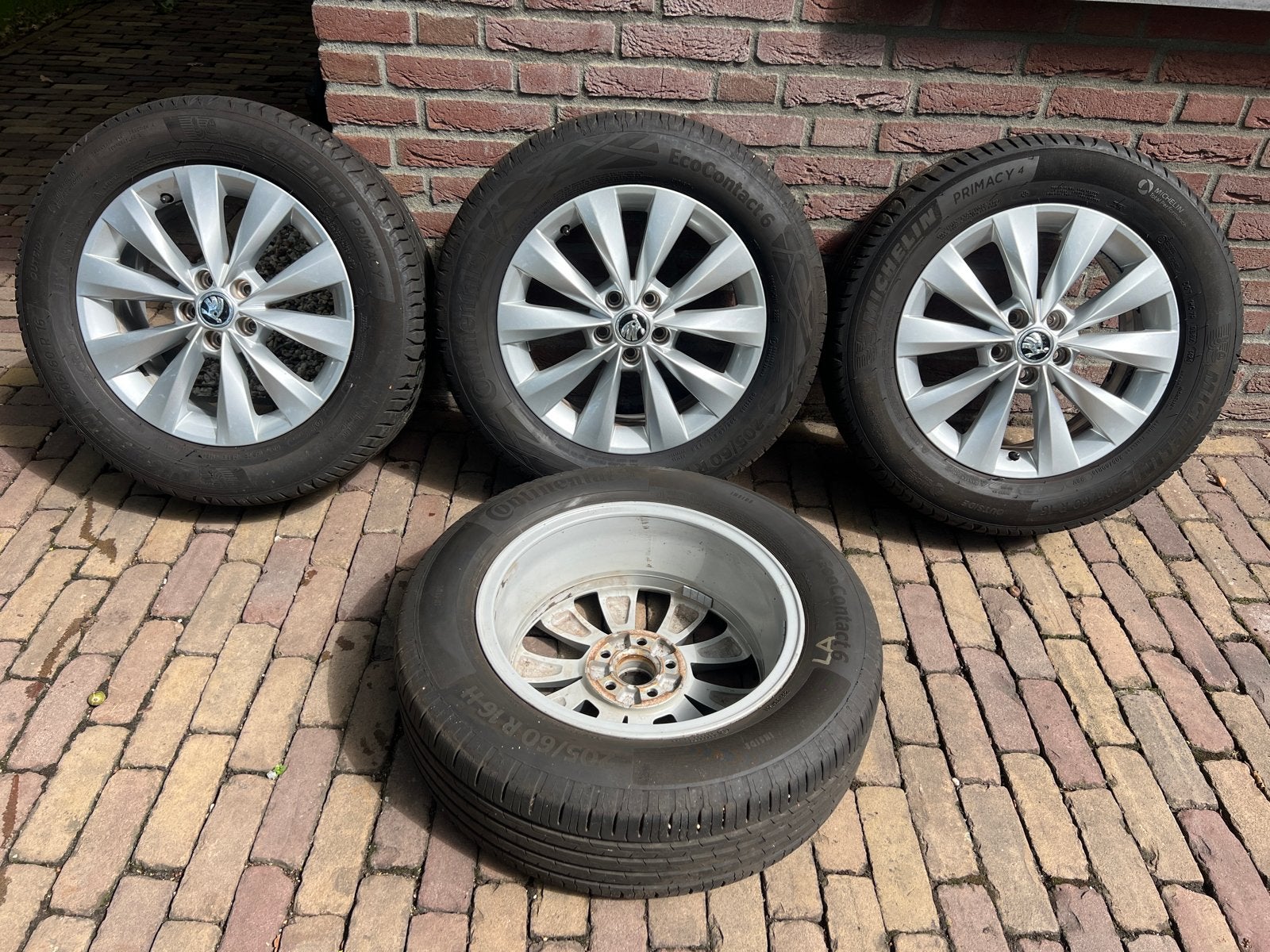 Originele velgen SkodaVW T-Cross Taigo Scala Seat Arona 16”, Ophalen, Gebruikt, 16 inch, Banden en Velgen