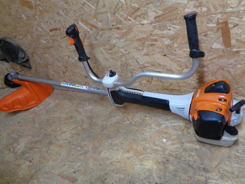 Stihl FS 561 bosmaaier met weinig uren fs 560 fs 550, Tuin en Terras, Bosmaaiers, Ophalen of Verzenden, Zo goed als nieuw, 30 tot 50 cm
