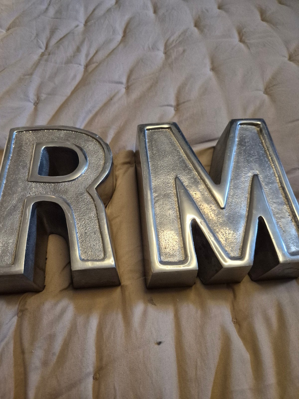 Riviera Maison letters R en M - Zilverkleurig metaal, Huis en Inrichting, Ophalen of Verzenden, Zo goed als nieuw, Zilver, Metaal