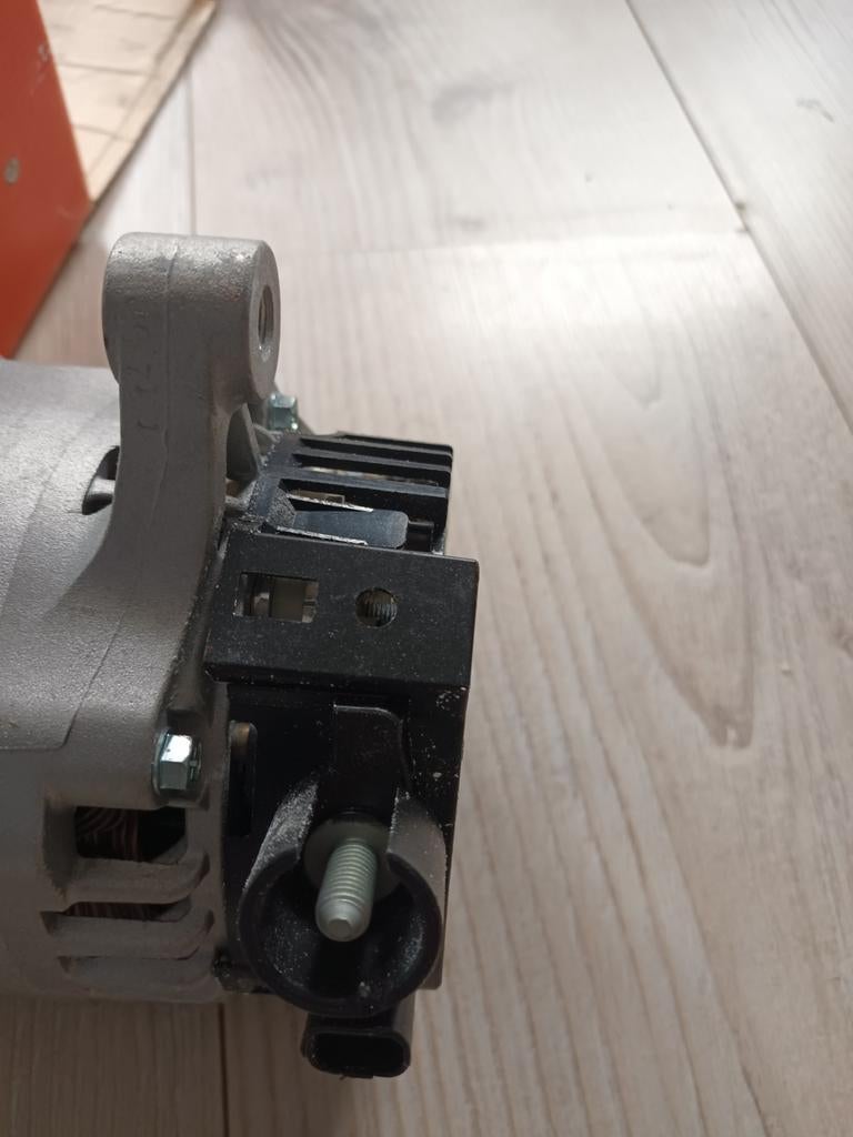 Te koop peugeot 206 dynamo, Auto-onderdelen, Ophalen of Verzenden, Nieuw, Peugeot