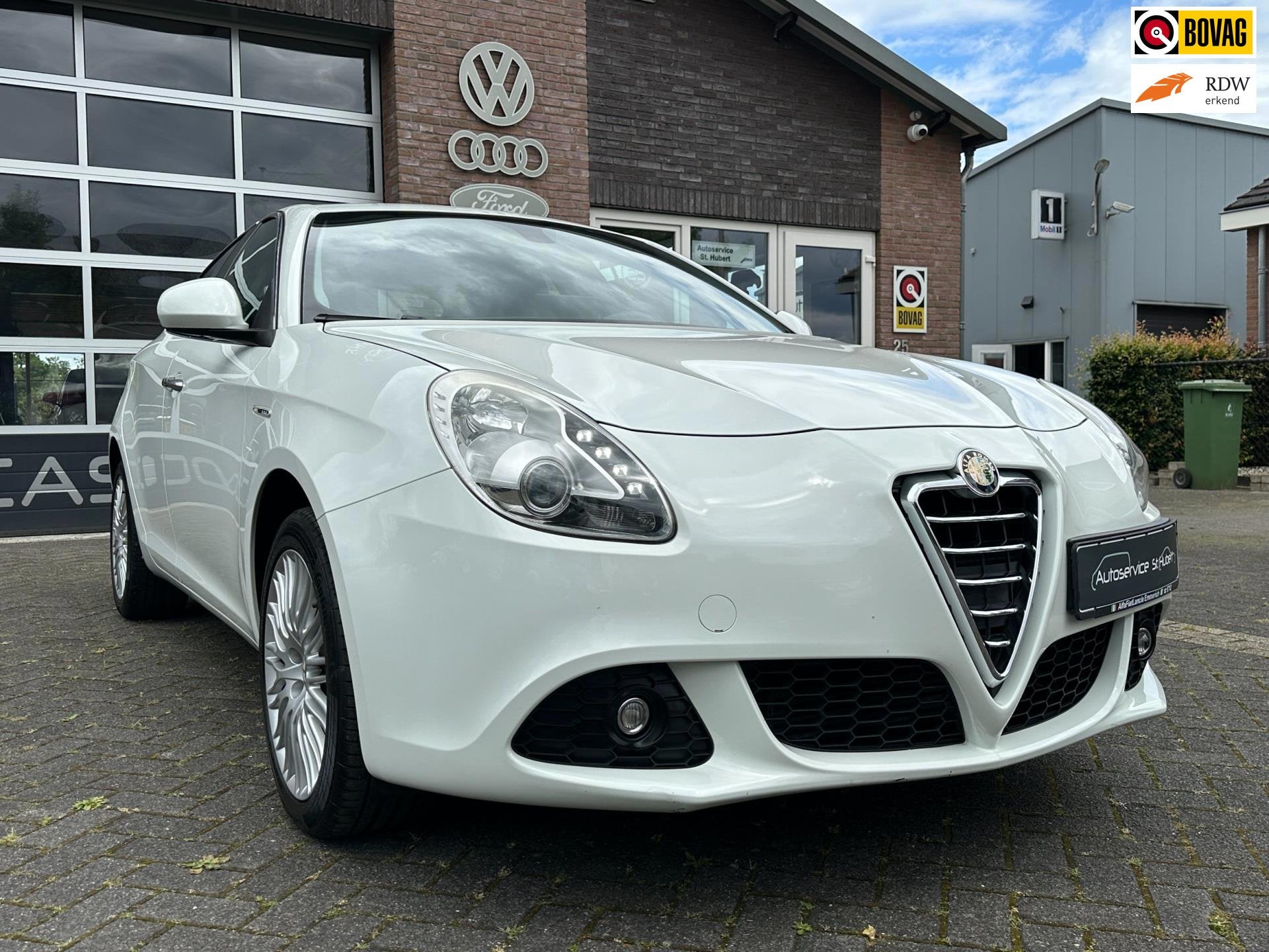 Alfa Romeo Giulietta 1.4 T Distinctive, Voorwielaandrijving, Euro 5, Stof, Zwart