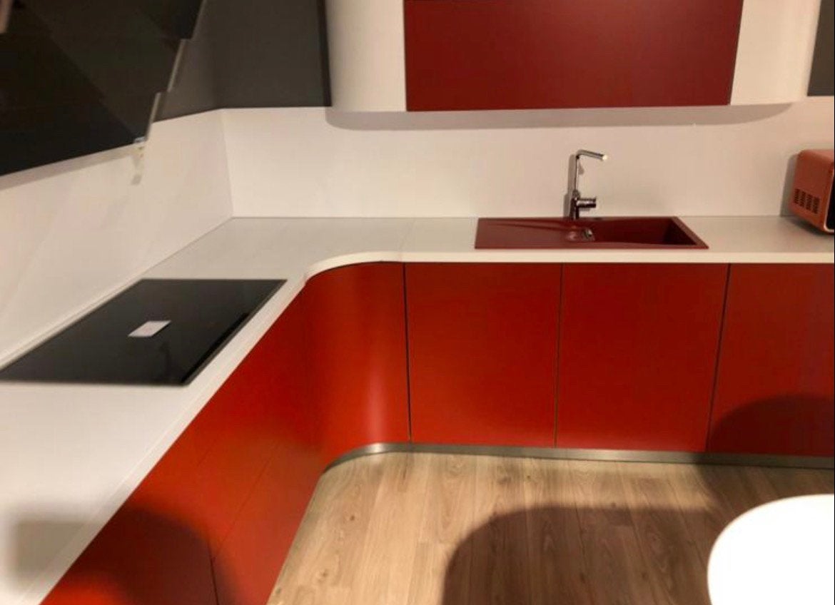 Foto 7 van Showroom keuken Beckerman mat rood en wit