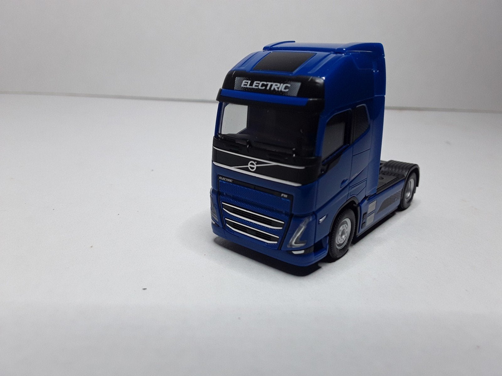 HERPA VOLVO FH GL XL  ELECTRIC, Ophalen of Verzenden, Nieuw, Bus of Vrachtwagen, Herpa