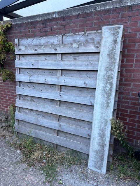 Schuttingscherm en schuttingpoort met 3 betonpalen, Tuin en Terras, Ophalen, Minder dan 3 meter, Hout, 1 tot 2 meter