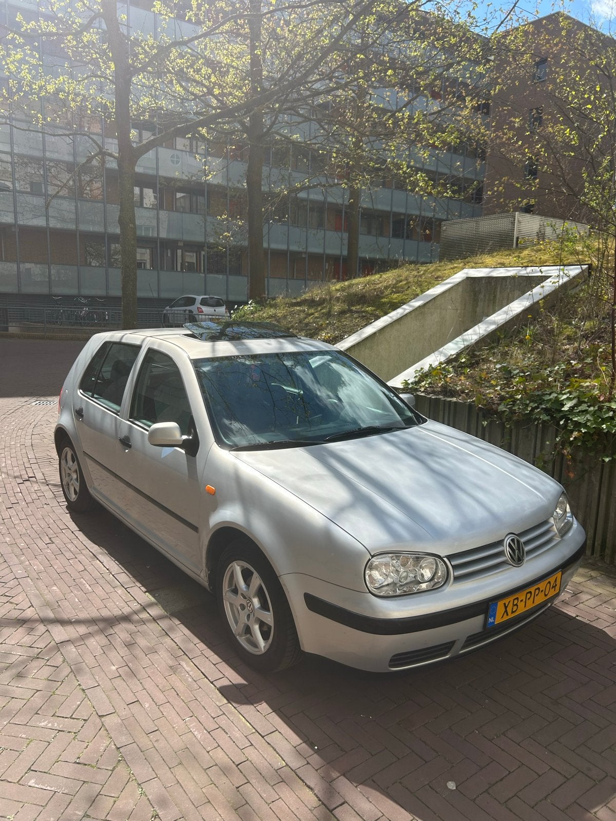 Volkswagen Golf MK4 1.6 74KW AUTOMAAT! JBL Speakers & Radio, Auto's, Volkswagen, 4 cilinders, 100 pk, 49 €/maand, 1200 kg