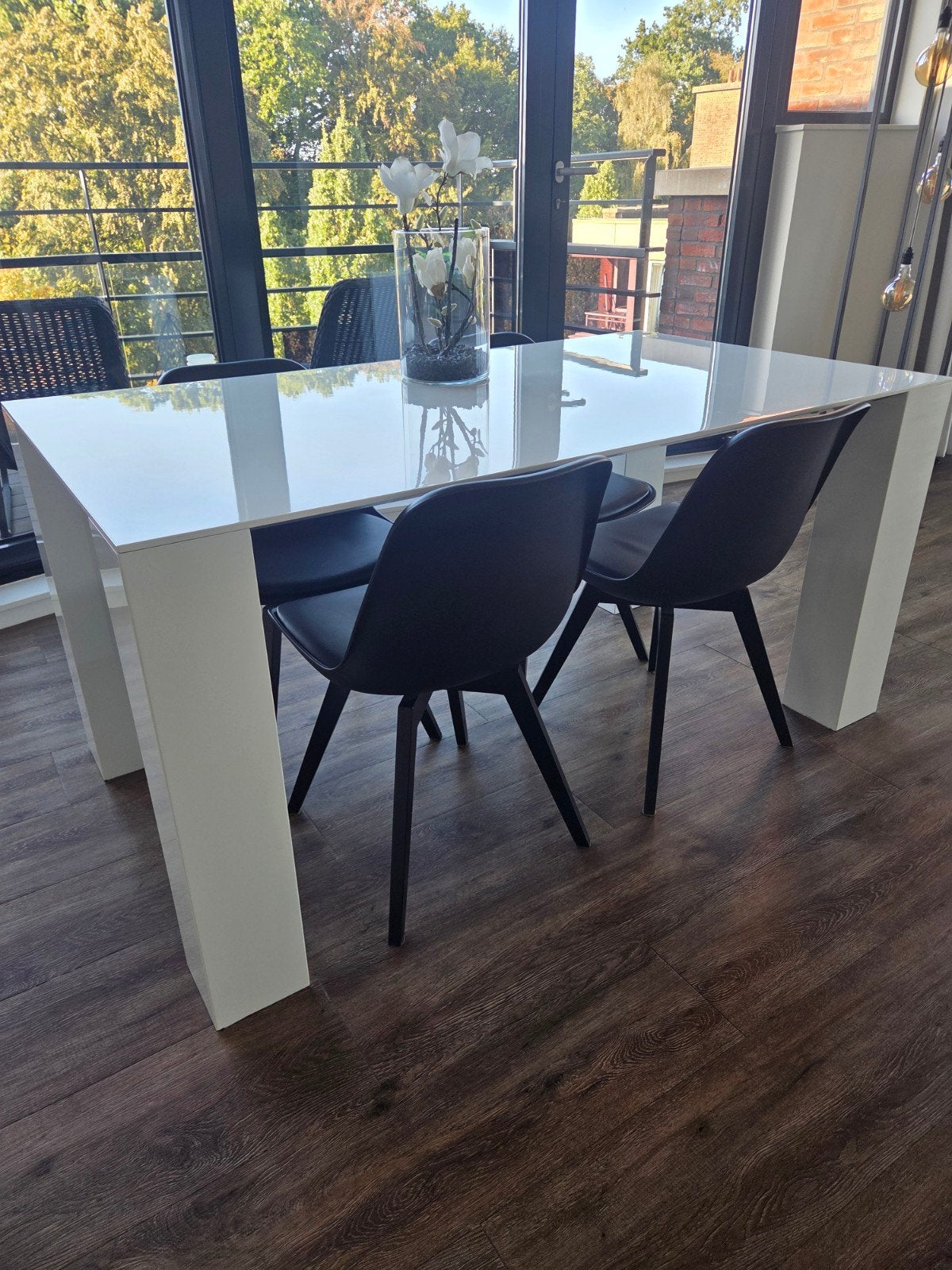 Goossens eettafel hoogglans wit 160 x 90 cm + 4 stoelen, Ophalen, Zo goed als nieuw, 4 tot 6 stoelen