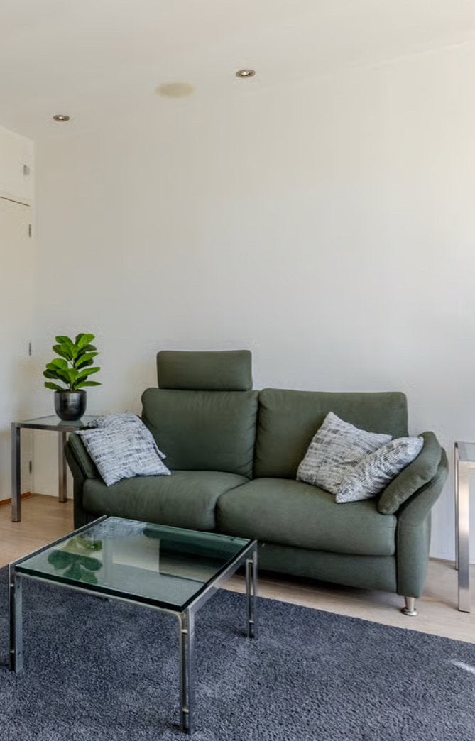 Comfortabele 2-zitsbank in olijfgroen, Ophalen, Gebruikt, 150 tot 200 cm, Tweepersoons