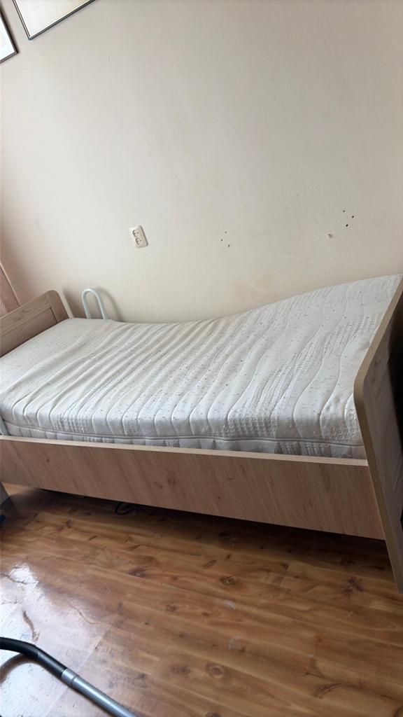Hoog-laag bed, Huis en Inrichting, Slaapkamer | Bedden, Ophalen, Eenpersoons, Hout, 90 cm