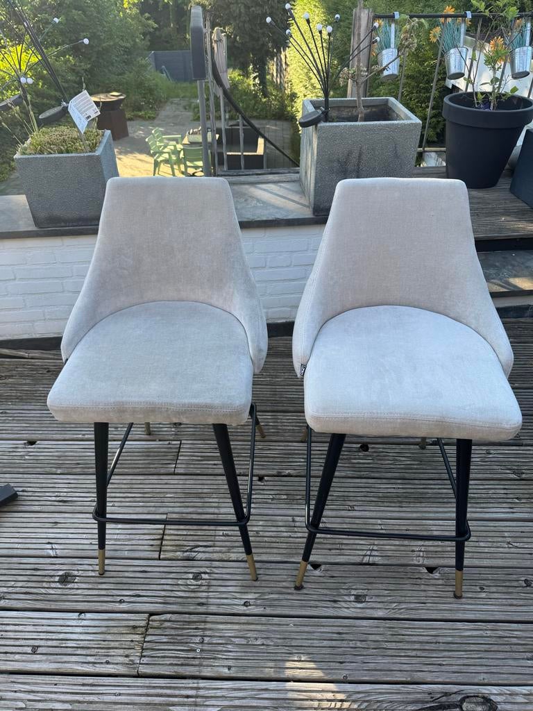 Set Barkrukken van Eichholtz kleur Grijs/Beige Zithoogte65cm, Huis en Inrichting, Barkrukken, Ophalen, Gebruikt, Met voetsteun