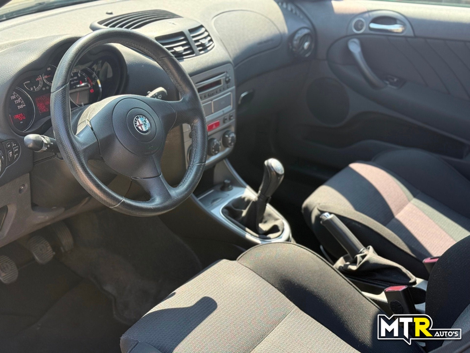 Alfa Romeo 147 1.6 T.Spark Progression 2e EIG|NAP|APK, Voorwielaandrijving, Stof, Gebruikt, Zwart