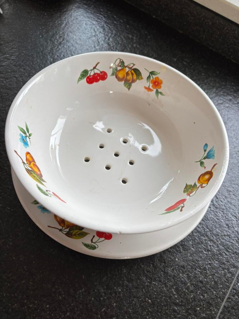vintage aardbeien schaaltje,met fruitmotief, Antiek en Kunst, Ophalen of Verzenden