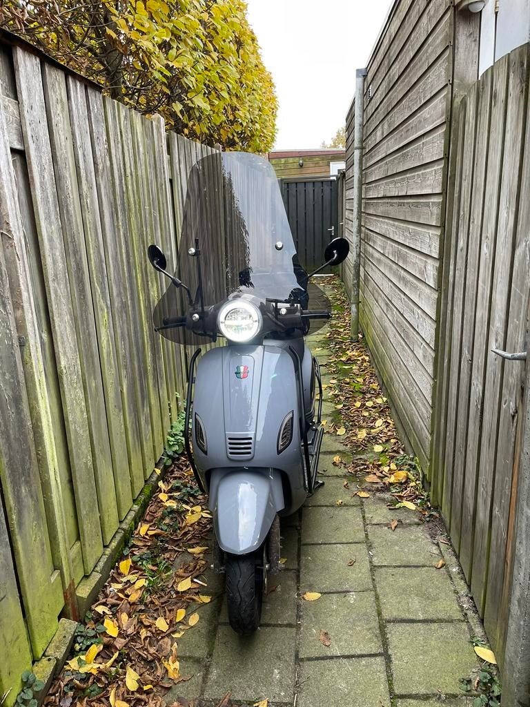 GTS Toscana, Fietsen en Brommers, Snorfietsen en Snorscooters, Zo goed als nieuw, Overige merken, Benzine, Ophalen of Verzenden