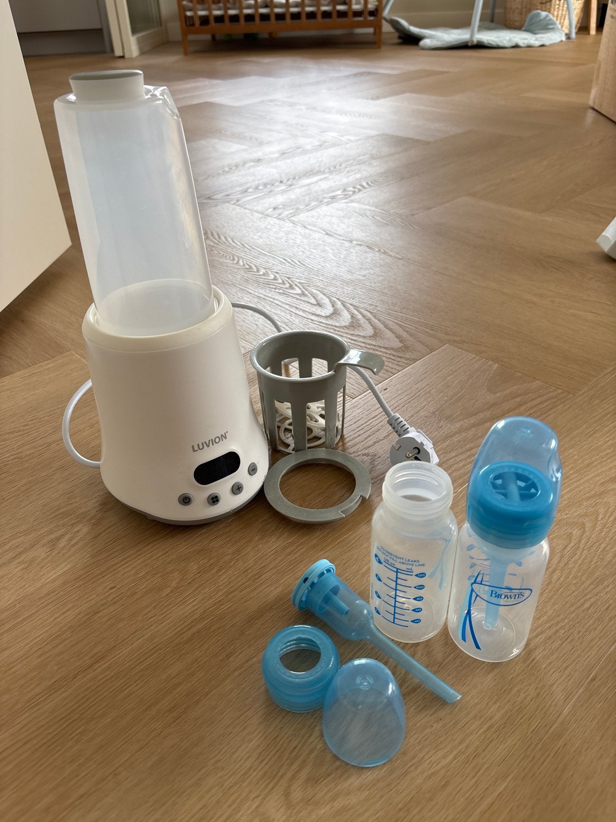 Flessen newborn set dr. Brown’s met flessenwarmer Luvion, Kinderen en Baby's, Babyvoeding en Toebehoren, Ophalen, Flessen- of potjesverwarmer